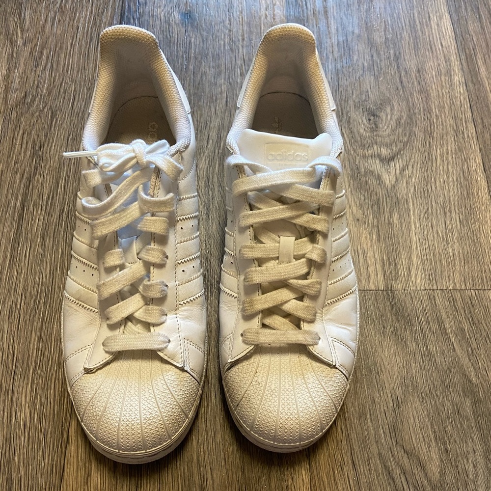 Adida superstar